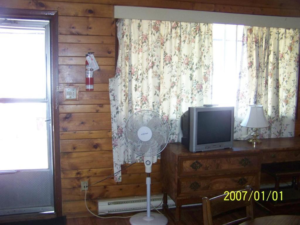 Old Country Motel Thunder Bay Exterior foto